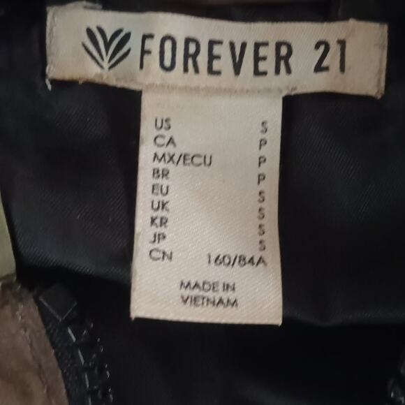 Camo Hooded Windbreaker Jacket - Picture 2 of 5